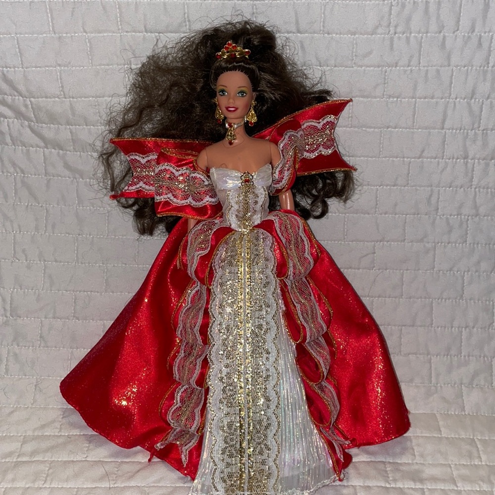 Vintage Rare 1997 Happy Holidays Brunette Barbie